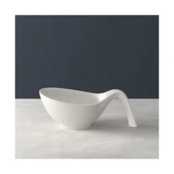 Villeroy & Boch Flow Small Handled Salad Bowl